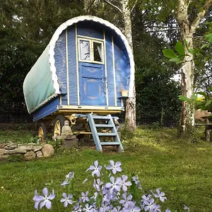 Retraite Rustique En Bordure De Forêt à La Campagne Belle-Isle-en-Terre